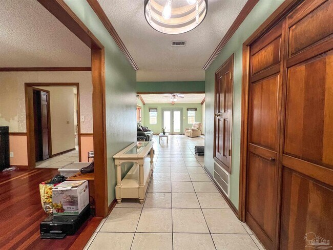 Foto del edificio - 8068 Baywind Cir