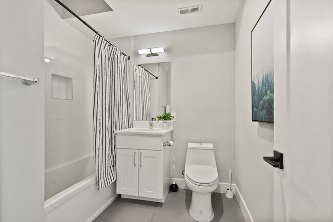 Baño - 1101 Fern St NW