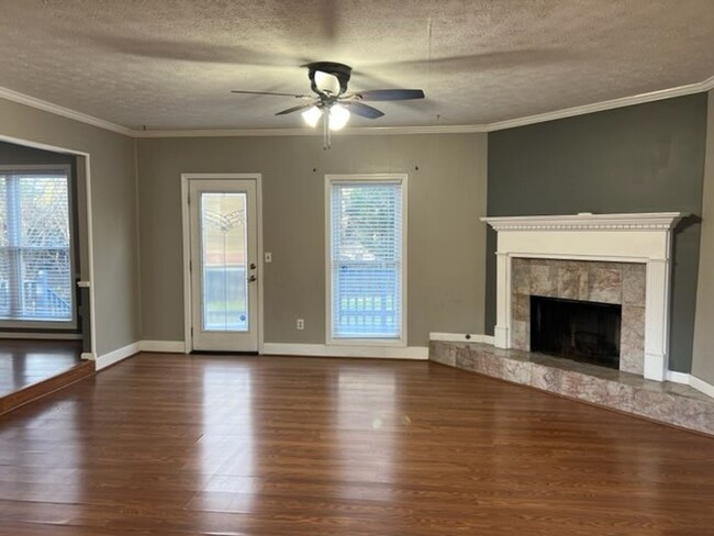 Foto del edificio - 3 bedroom/2bath home in North Columbus!
