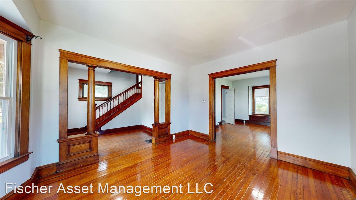 Primary Photo - 5 br, 1 bath House - 3632 West 45th St.