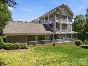 Building Photo - 8942 Rosalyn Glen Rd