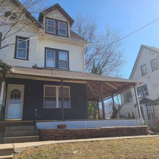 Building Photo - 5 Bed, 3 Bath home in Havertown