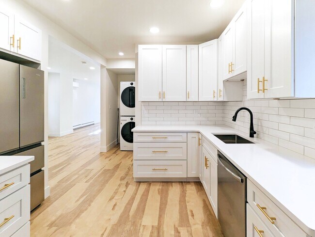 Building Photo - 17 Marcella St