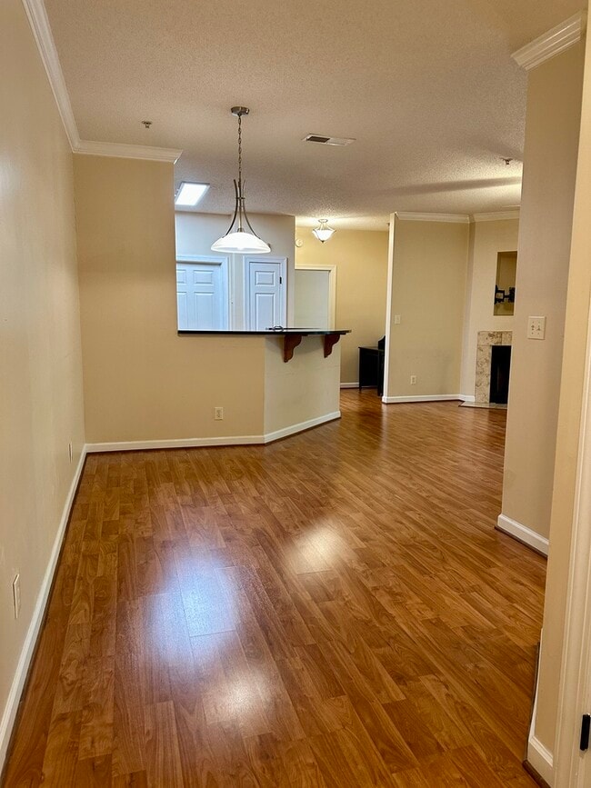 Building Photo - 208 Sterling Oaks Dr