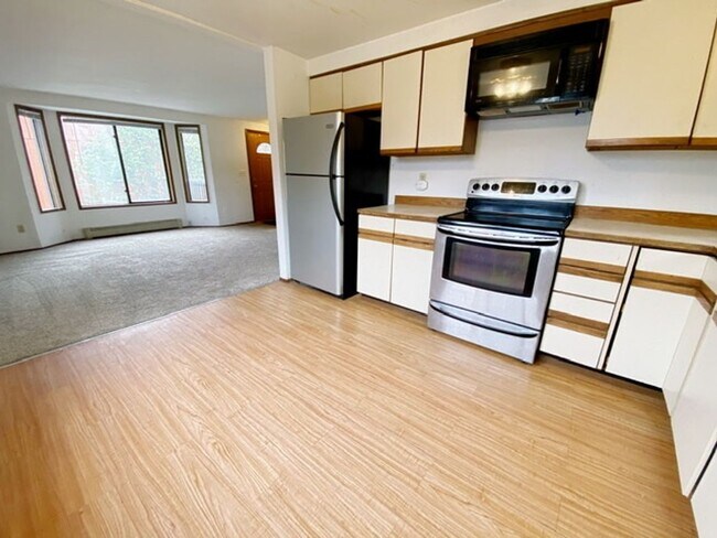 Foto del edificio - 6623 E 6th Ave