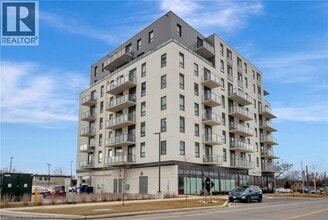 Building Photo - 7 Erie Ave