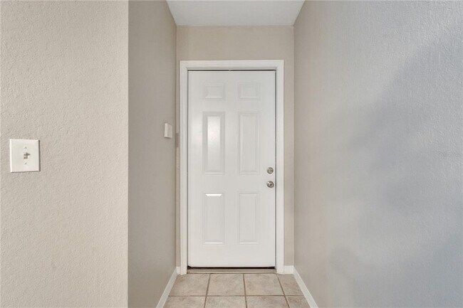 Foto del edificio - 8825 Latrec Ave