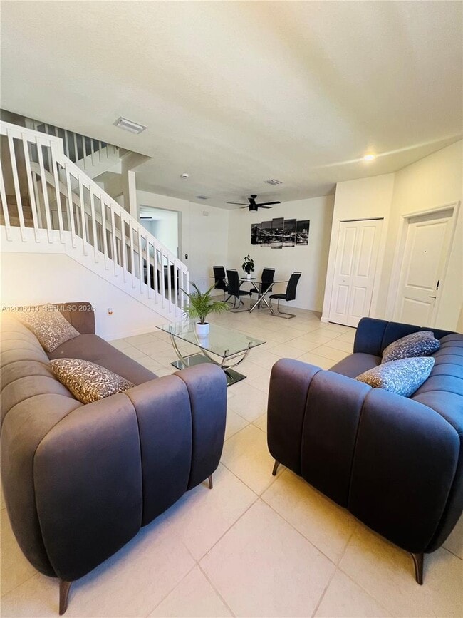 Foto del edificio - 2562 SE 29th St