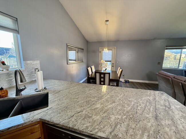 Foto del edificio - 8633 Chase Cir