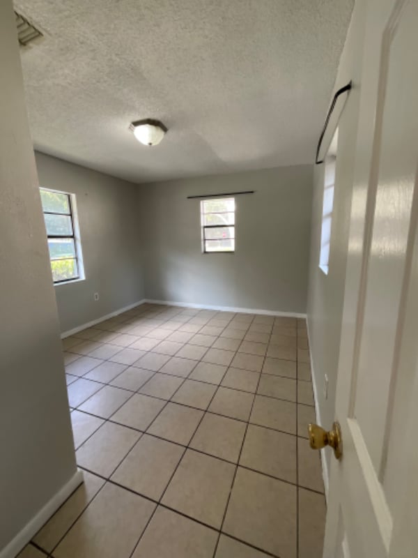 Building Photo - 707 2nd St