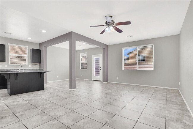 Foto del edificio - Immaculate 3 Bed / 2.5 Bath Home for Lease...