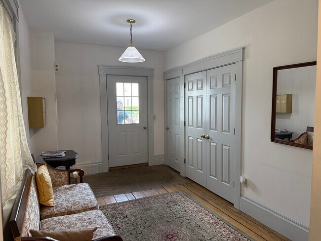Foyer - 111 Water St