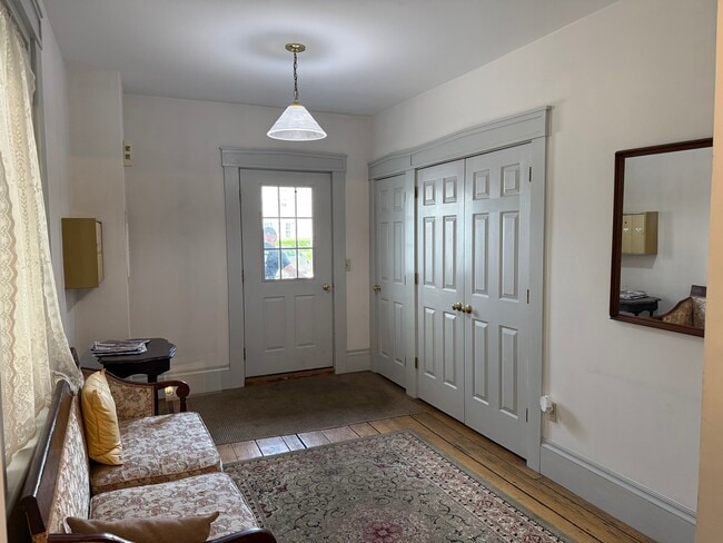 Foyer - 111 Water St