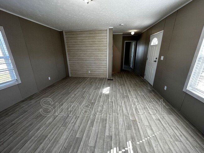 Building Photo - 4609 Rainbow Ln