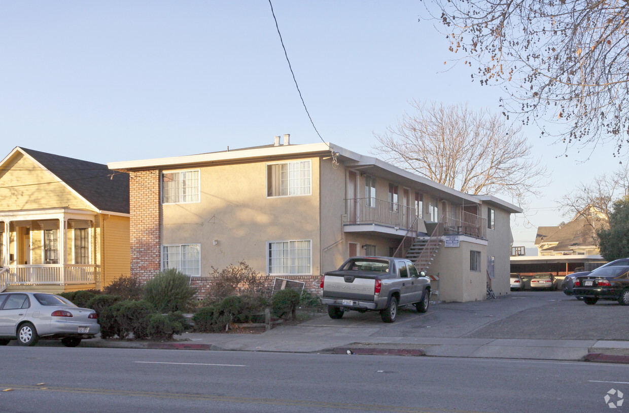 Primary Photo - 560 Lafayette St