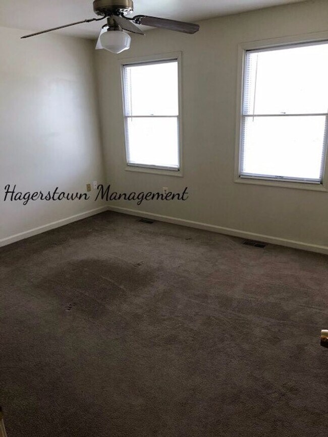 Foto del edificio - Duplex in Williamsport