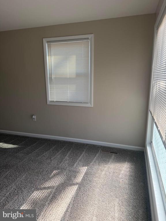 Foto del edificio - 100 Garfield Ct