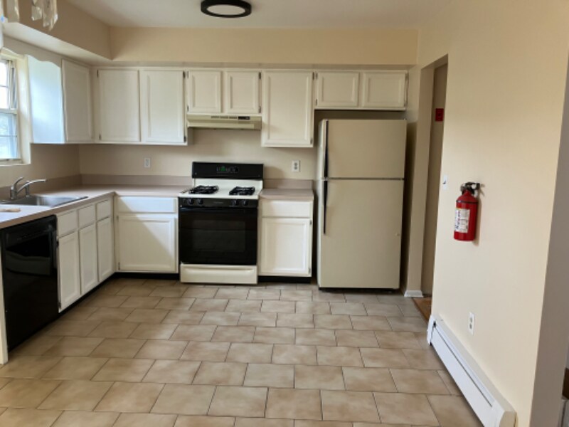 136 Maple Ave, Boonton, NJ 07005 Room for Rent in Boonton, NJ
