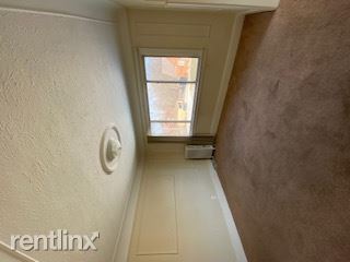 Building Photo - 2 br, 1 bath Flat - 16171 Indiana St Uppr