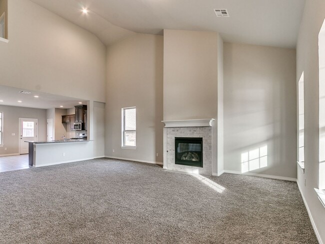 Photo - Luxurious 2-story, 4 bedroom, 2.5 Bathroom House