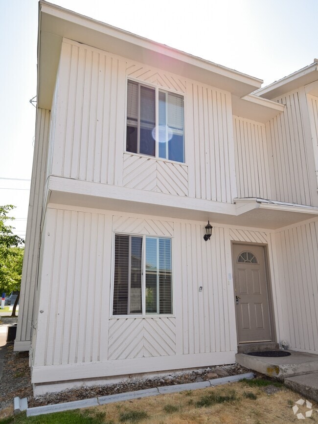 Building Photo - 1281 N 400 E