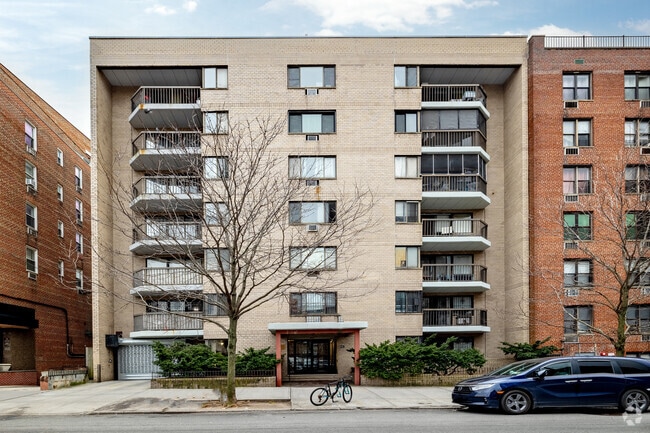 Building Photo - 134-46 Maple Ave