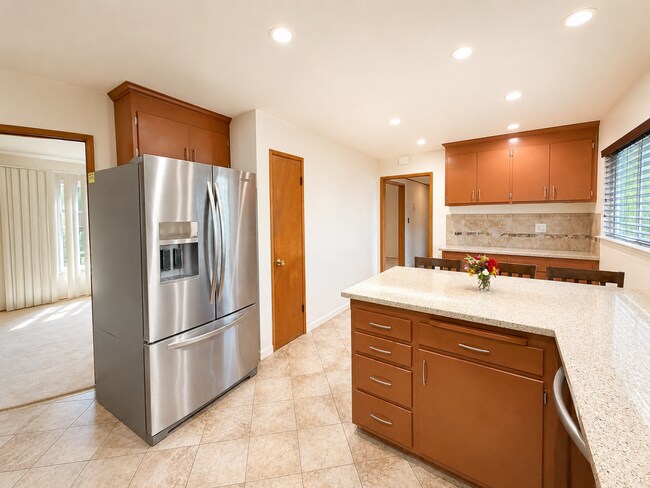 Foto del edificio - Beautiful 3-Bedroom Home for Rent in Fremont