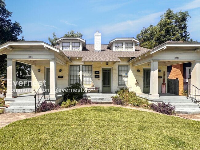 Foto del edificio - 803 Willow St