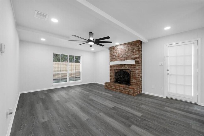 Foto del edificio - 13806 Burgoyne Rd