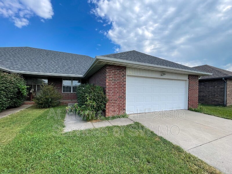 Primary Photo - 2811 W Silverleaf St