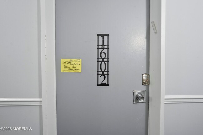 Foto del edificio - 787 Ocean Ave