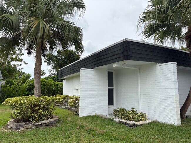 Foto del edificio - 5904 Cedar Cir