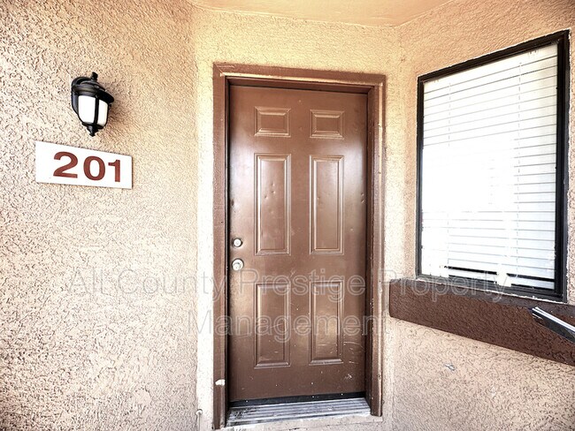 Foto del edificio - 16033 N 25th St