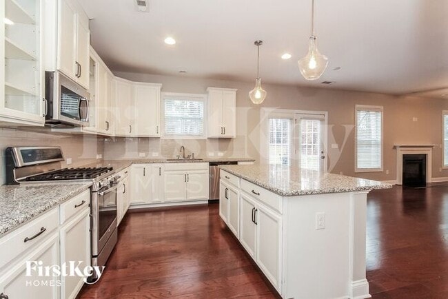 Foto del edificio - 105 Clear Springs Rd