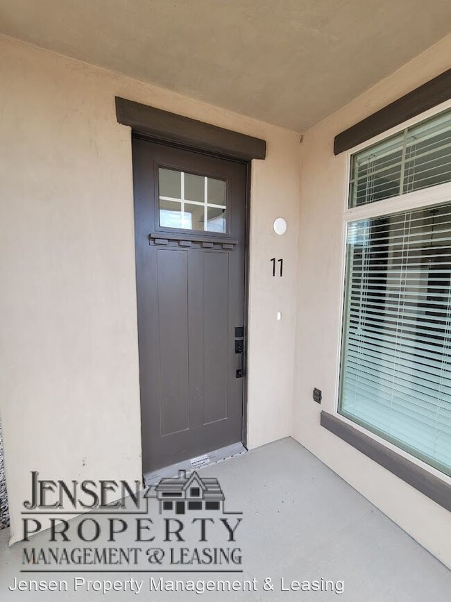 Building Photo - 4 br, 2.5 bath House - 687 South Guy Lane ...