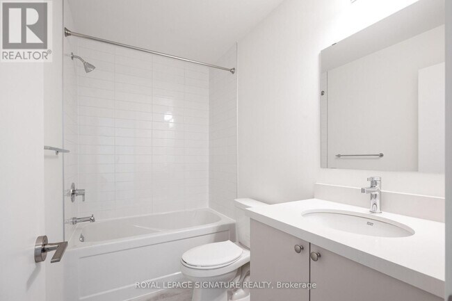 Photo du bâtiment - 51 Clarington Blvd