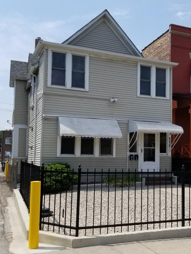 24 hour lighting - 4436 Olcott Ave
