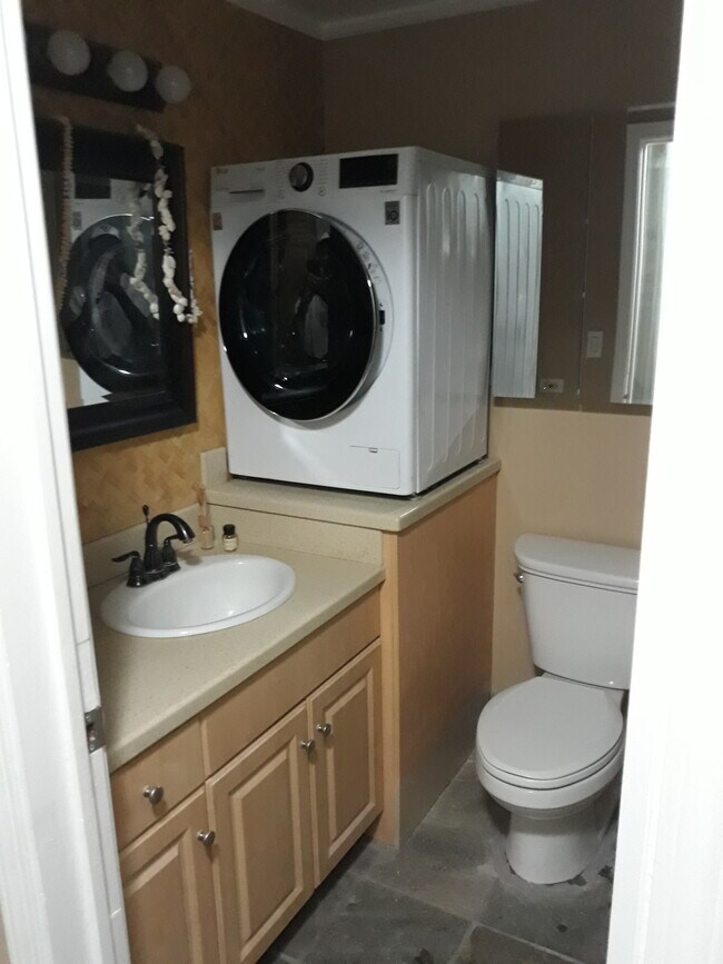 Lavadora personal de cargas pequeñas - 85-175 Farrington Hwy