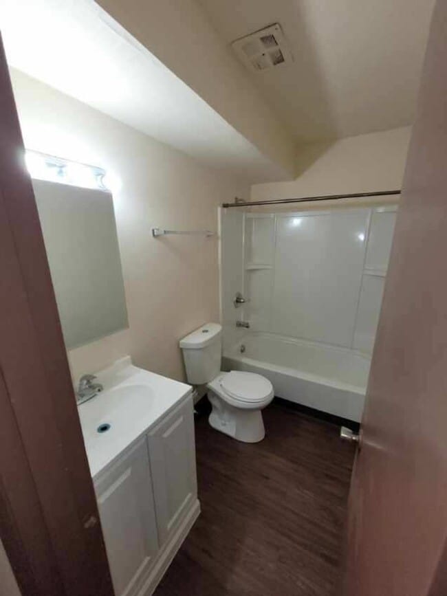 Building Photo - The 2800 Residences