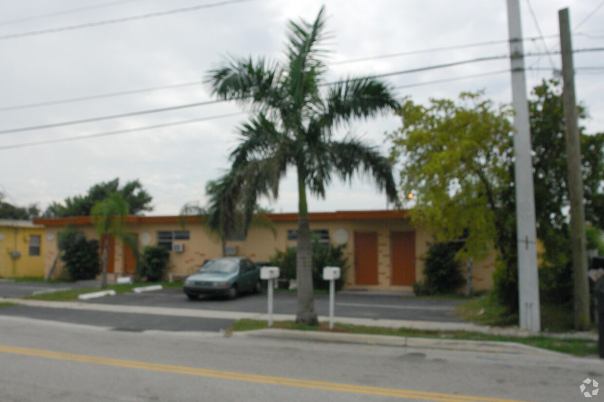 1042 Foster Rd - 850 NW 11th Ave