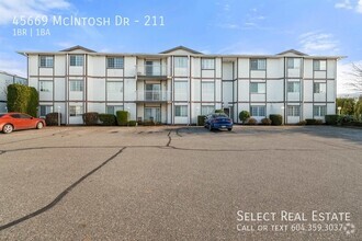 Building Photo - 45669 McIntosh Dr