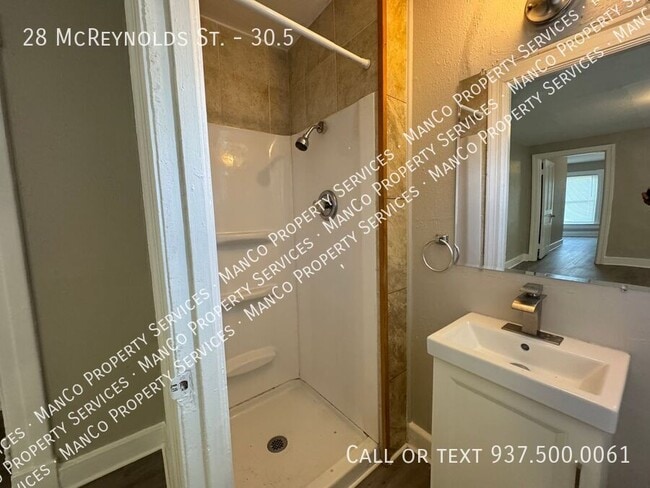 Building Photo - 28 Mcreynolds St