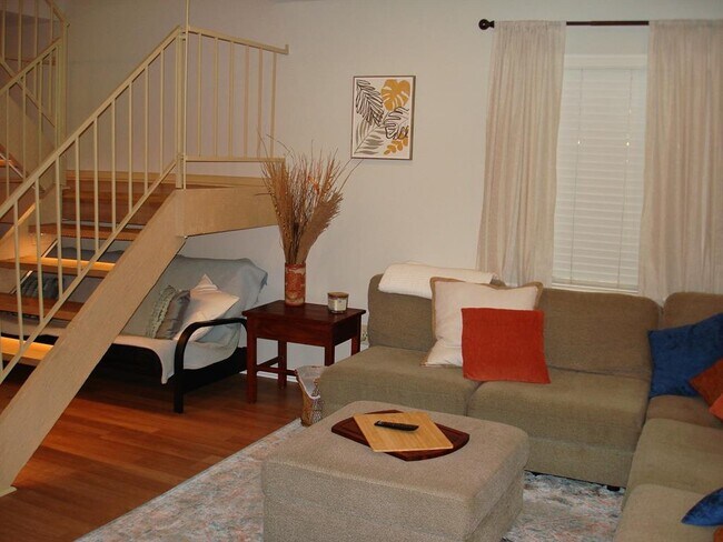 Building Photo - 10011 Knoboak Dr