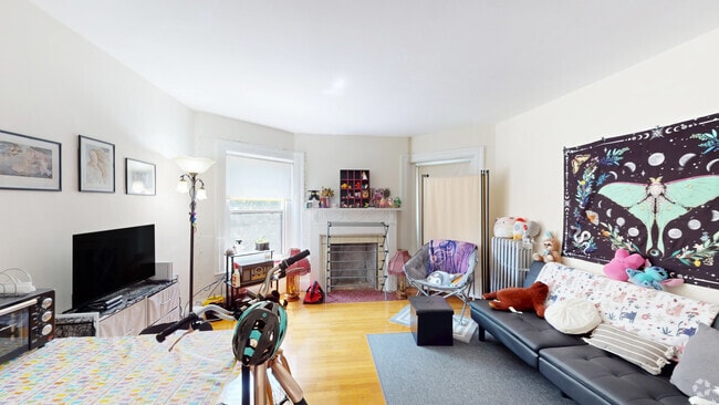 Building Photo - 1073 Beacon St