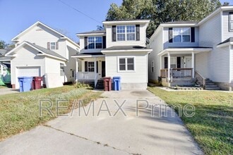 Building Photo - 960 Railroad Ave