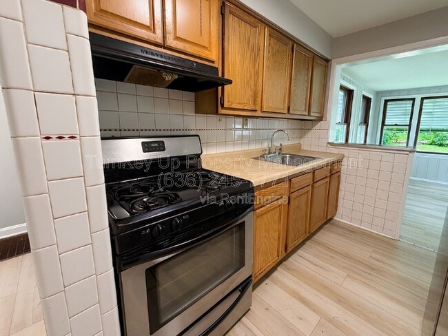 Building Photo - 7724 Monroe Dr