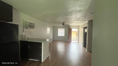 Building Photo - 5693 Atlee Ave