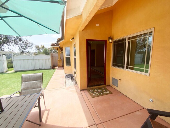 Foto del edificio - Large Private Yard with View- 1BD/BA ADU