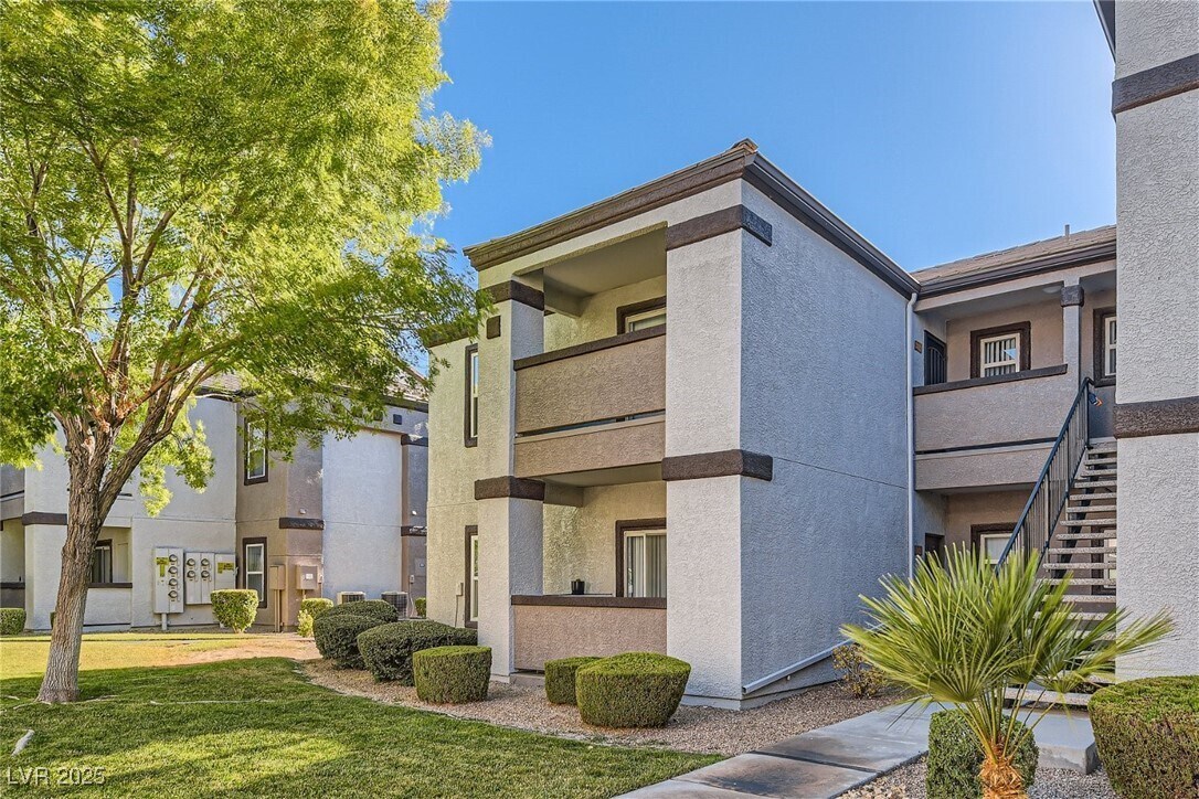 Foto principal - 7255 W Sunset Rd