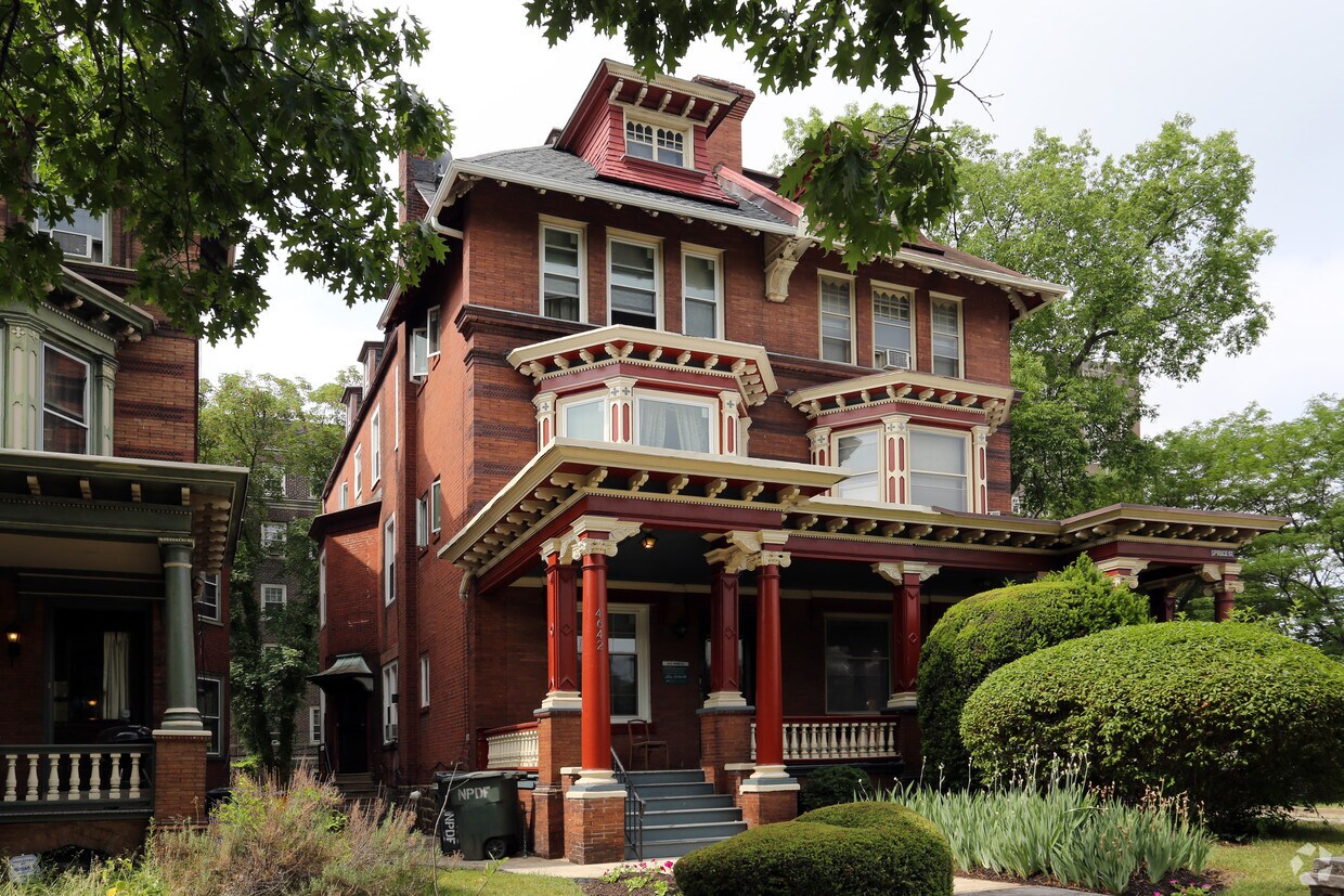 Exterior - 4642 Spruce St